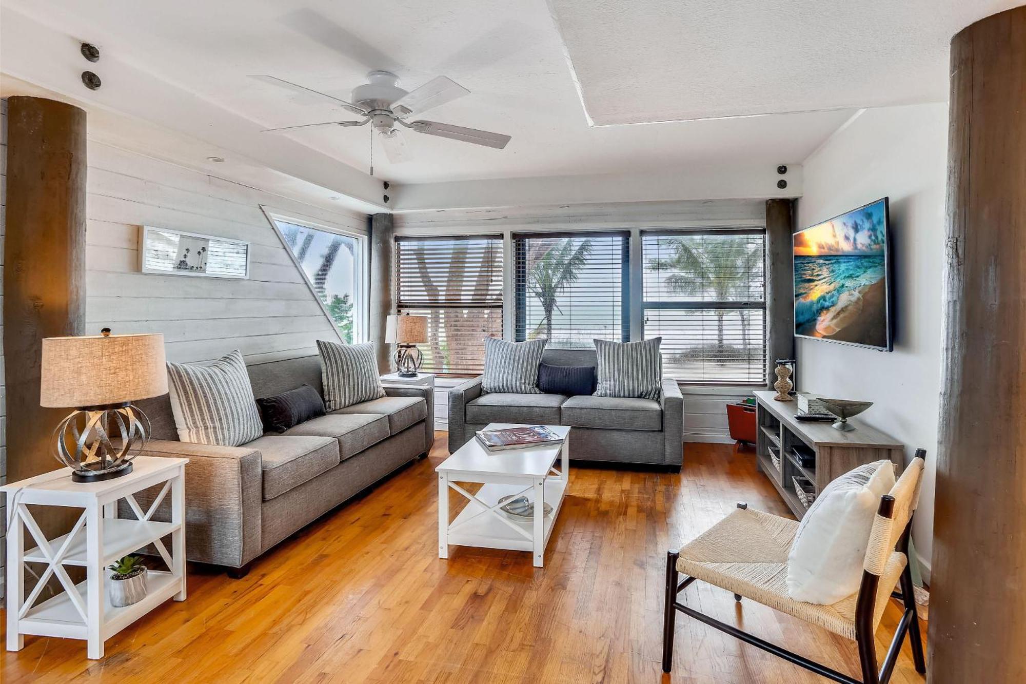 Villa Sunset Beach House - All à St. Pete Beach Extérieur photo